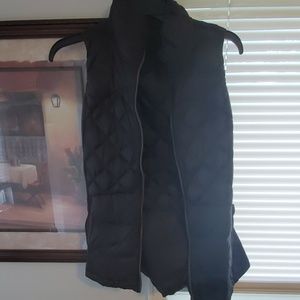 Lulu black size 6 vest